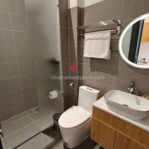 Bên trong căn phòng được thiết kế đầy đủ nội thất phù hợp làm căn hộ dịch vụ, cho thuê