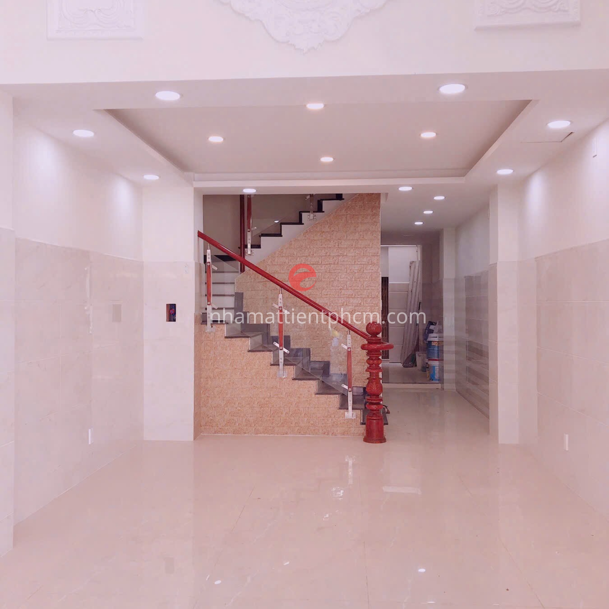 Bên trong căn nhà mặt tiền 166 Đỗ Thị Lời, được trang bị thêm thang máy