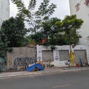 Mặt trước của lô đất là đường Nguyễn Văn Giai - Mặt sau của lô đất là đường Trương Hán Siêu